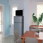 Beachfront Luminous Flat In Μπιμπιόνε