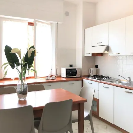 Beachfront Luminous Flat In Apartmán