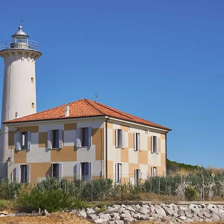 דירה Beachfront Luminous Flat In *