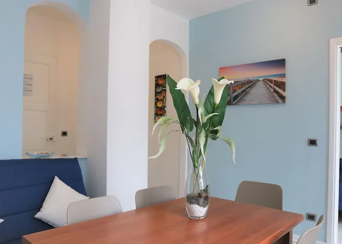 Beachfront Luminous Flat In Apartmán
