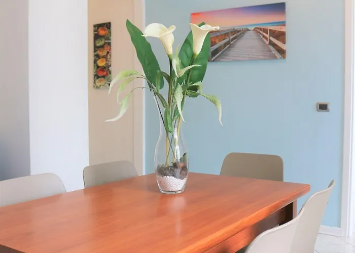 Beachfront Luminous Flat In Bibione