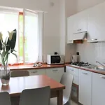 Beachfront Luminous Flat In Apartamento
