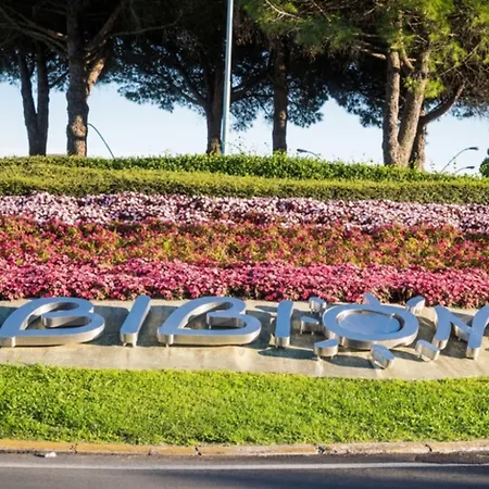 Beachfront Luminous Flat In Appartamento Bibione